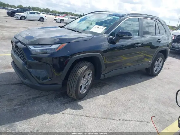 4T3RWRFV1SU164675 2025 TOYOTA RAV 4 - Image 2