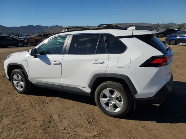 4T3RWRFV2MU014867 2021 TOYOTA RAV 4 - Image 2