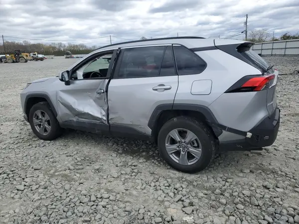 4T3RWRFV2NU063553 2022 TOYOTA RAV 4 - Image 2