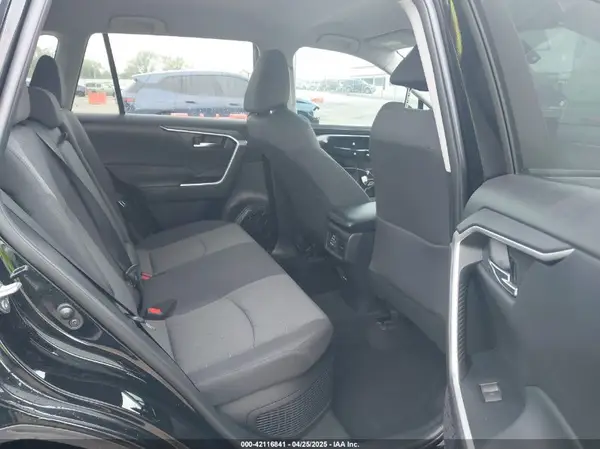 4T3RWRFV2NU068025 2022 TOYOTA RAV 4 - Image 8