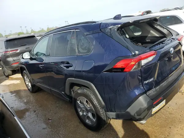 4T3RWRFV2NU072351 2022 TOYOTA RAV 4 - Image 2