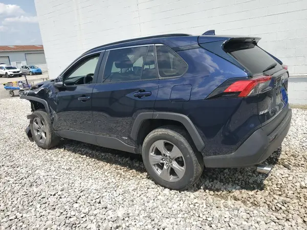 4T3RWRFV2PU093865 2023 TOYOTA RAV 4 - Image 2