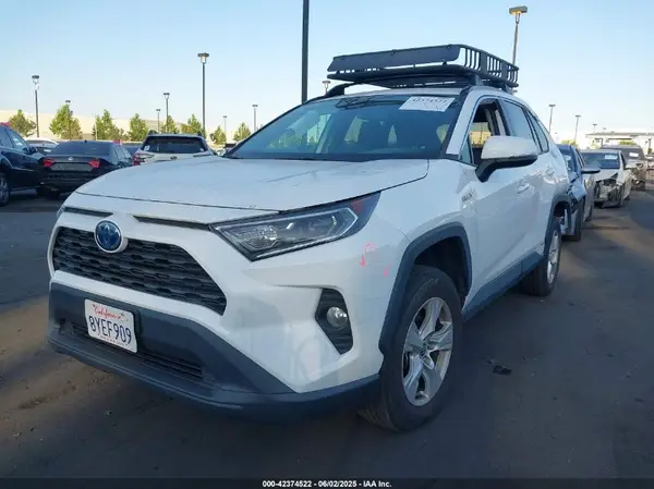 4T3RWRFV3MU032813 2021 TOYOTA RAV 4 - Image 2