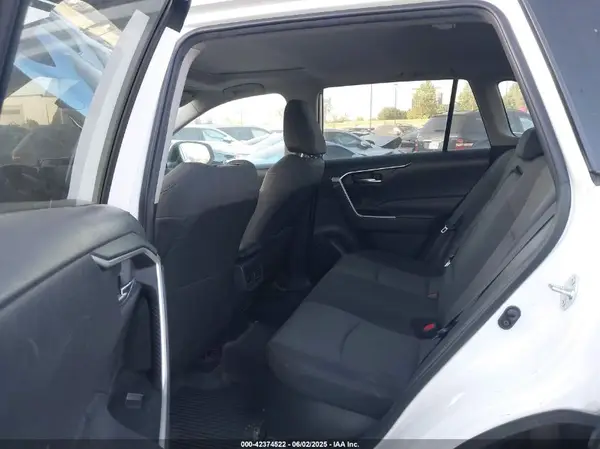 4T3RWRFV3MU032813 2021 TOYOTA RAV 4 - Image 8