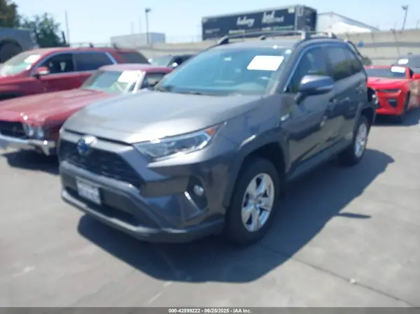 4T3RWRFV3MU049398 2021 TOYOTA RAV 4 - Image 2