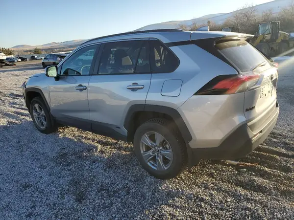 4T3RWRFV3NU058779 2022 TOYOTA RAV 4 - Image 2