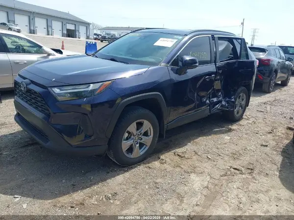 4T3RWRFV3NU064582 2022 TOYOTA RAV 4 - Image 2