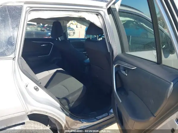 4T3RWRFV3RU117934 2024 TOYOTA RAV 4 - Image 8