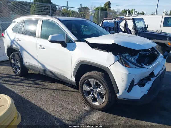 4T3RWRFV3RU131736 2024 TOYOTA RAV 4 - Image 1