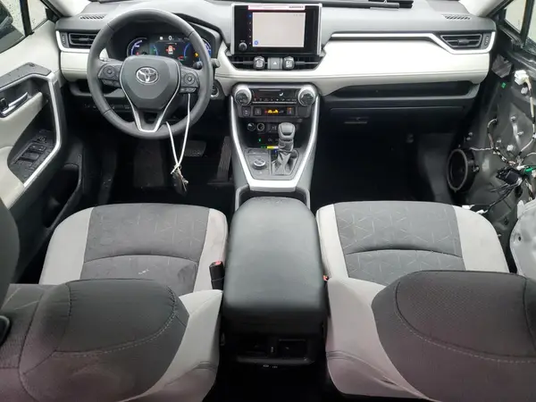 4T3RWRFV3RU137567 2024 TOYOTA RAV 4 - Image 8