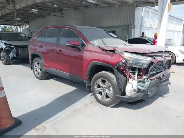 4T3RWRFV3RU137956 2024 TOYOTA RAV 4 - Image 1