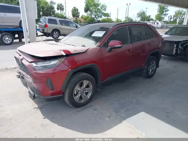 4T3RWRFV3RU137956 2024 TOYOTA RAV 4 - Image 2