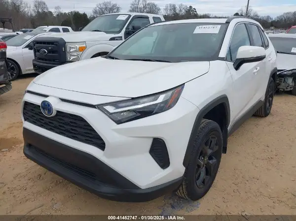 4T3RWRFV3RU138380 2024 TOYOTA RAV 4 - Image 2