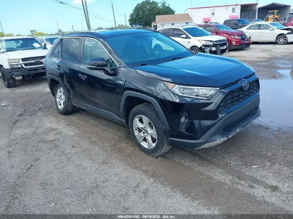 4T3RWRFV5MU040881 2021 TOYOTA RAV 4 - Image 1
