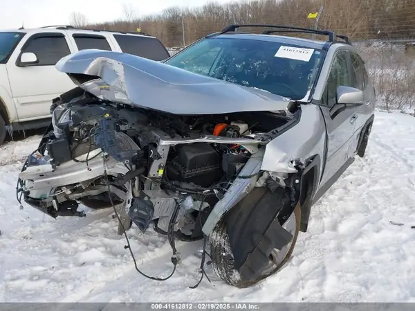 4T3RWRFV5RU111245 2024 TOYOTA RAV 4 - Image 2