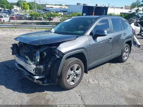 4T3RWRFV5RU117417 2024 TOYOTA RAV 4 - Image 2
