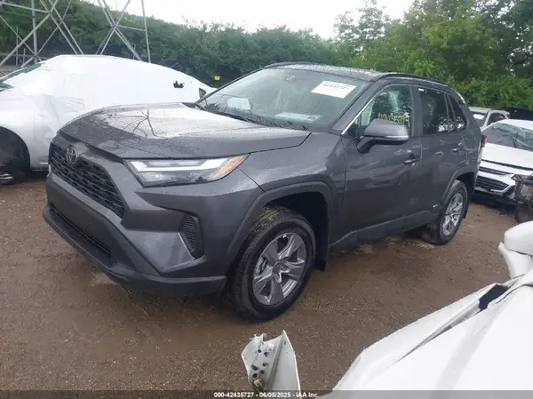 4T3RWRFV5SU185920 2025 TOYOTA RAV 4 - Image 2