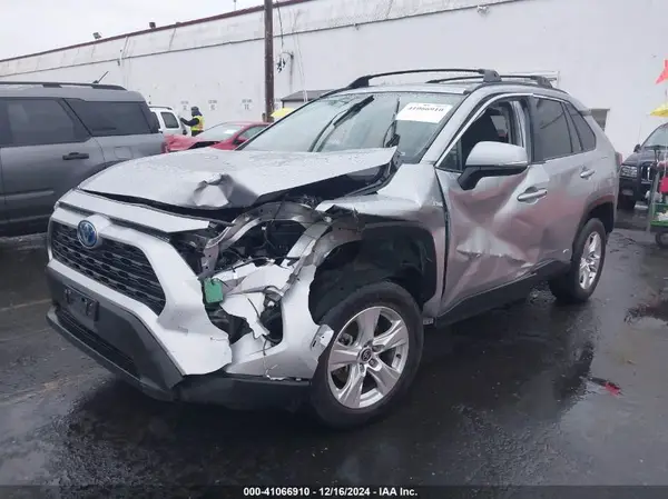 4T3RWRFV6MU017738 2021 TOYOTA RAV 4 - Image 2
