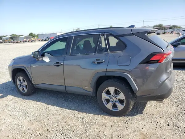 4T3RWRFV6NU063863 2022 TOYOTA RAV 4 - Image 2
