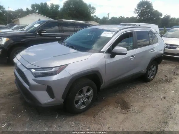 4T3RWRFV7NU056064 2022 TOYOTA RAV 4 - Image 2