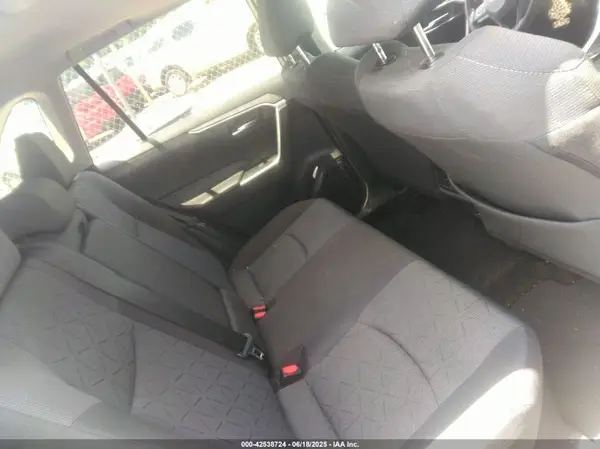 4T3RWRFV7NU056064 2022 TOYOTA RAV 4 - Image 8