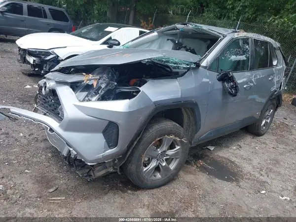 4T3RWRFV7NU063922 2022 TOYOTA RAV 4 - Image 2
