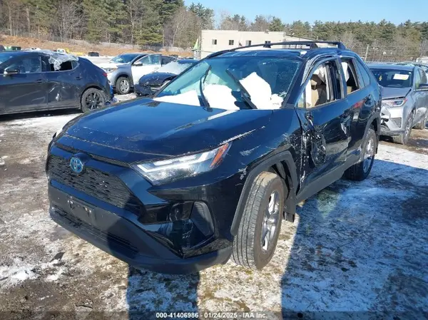4T3RWRFV7NU072863 2022 TOYOTA RAV 4 - Image 2