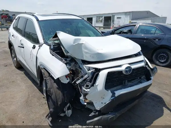 4T3RWRFV7RU119458 2024 TOYOTA RAV 4 - Image 1