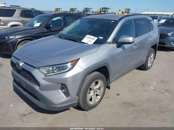 4T3RWRFV8MU025193 2021 TOYOTA RAV 4 - Image 2