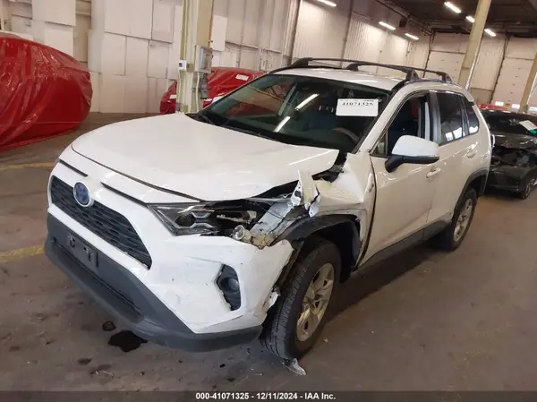 4T3RWRFV8MU033987 2021 TOYOTA RAV 4 - Image 2