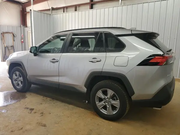 4T3RWRFV8NU050578 2022 TOYOTA RAV 4 - Image 2
