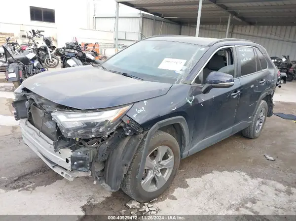 4T3RWRFV8NU057580 2022 TOYOTA RAV 4 - Image 2