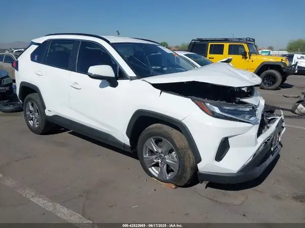 4T3RWRFV8NU082057 2022 TOYOTA RAV 4 - Image 1