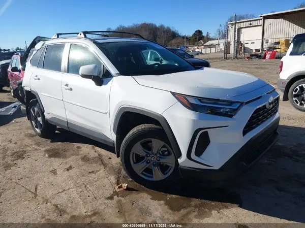 4T3RWRFV8RU111529 2024 TOYOTA RAV 4 - Image 1
