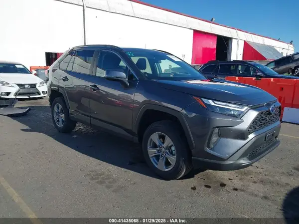 4T3RWRFV8RU140643 2024 TOYOTA RAV 4 - Image 1