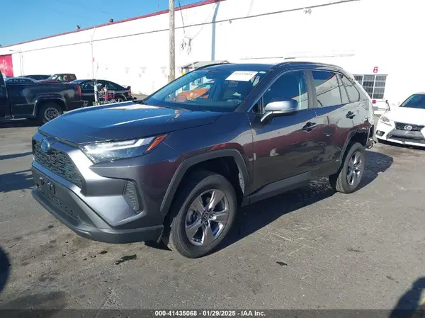 4T3RWRFV8RU140643 2024 TOYOTA RAV 4 - Image 2