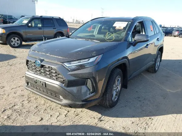 4T3RWRFV8RU153795 2024 TOYOTA RAV 4 - Image 2