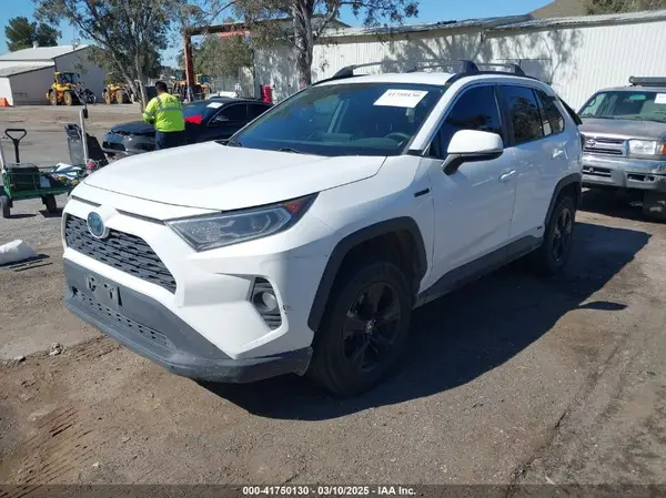 4T3RWRFV9MU022626 2021 TOYOTA RAV 4 - Image 2