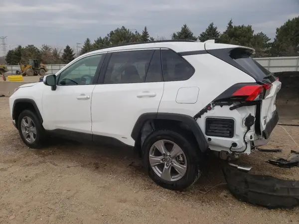 4T3RWRFV9RU114861 2024 TOYOTA RAV 4 - Image 2