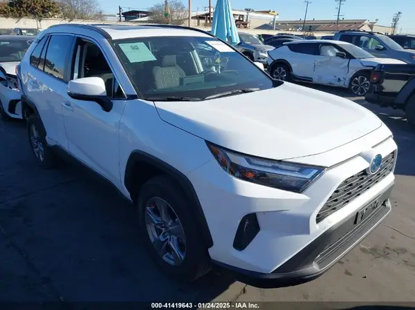 4T3RWRFV9RU119655 2024 TOYOTA RAV 4 - Image 1