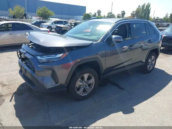 4T3RWRFV9RU136908 2024 TOYOTA RAV 4 - Image 2