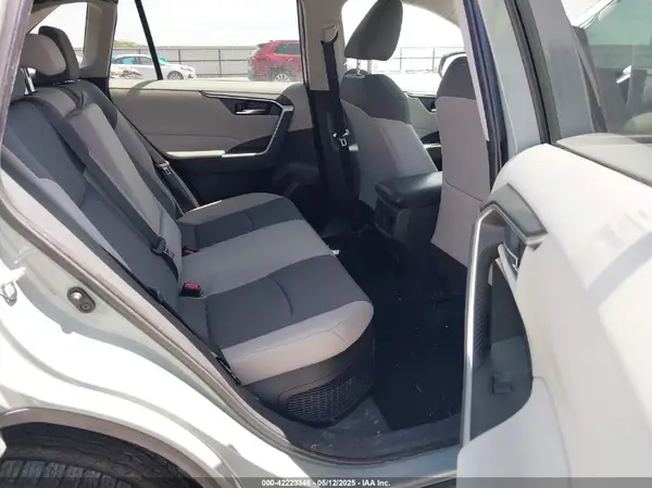 4T3RWRFVXLU005428 2020 TOYOTA RAV 4 - Image 8