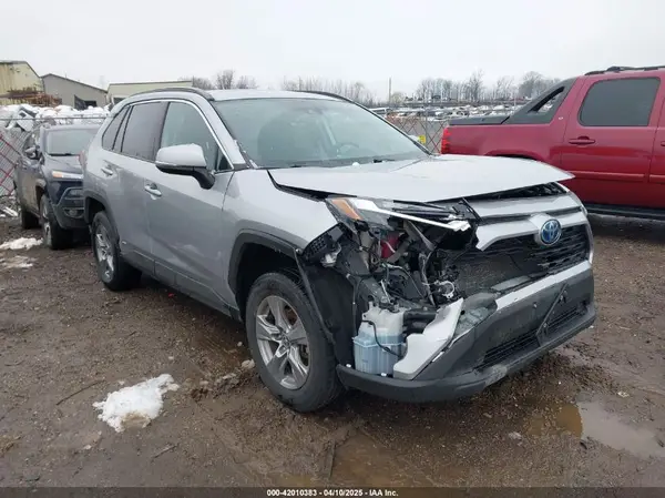 4T3RWRFVXNU051425 2022 TOYOTA RAV 4 - Image 1