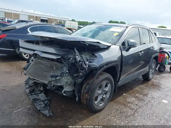 4T3RWRFVXNU057564 2022 TOYOTA RAV 4 - Image 2