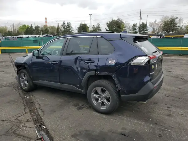 4T3RWRFVXNU059928 2022 TOYOTA RAV 4 - Image 2