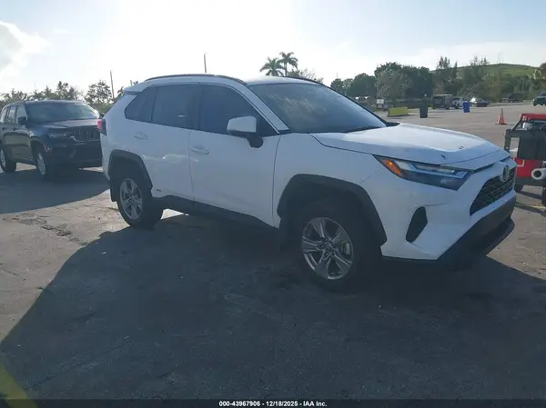 4T3RWRFVXRU139719 2024 TOYOTA RAV 4 - Image 1