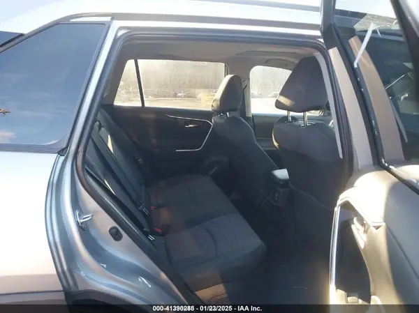 4T3RWRFVXRU146637 2024 TOYOTA RAV 4 - Image 8