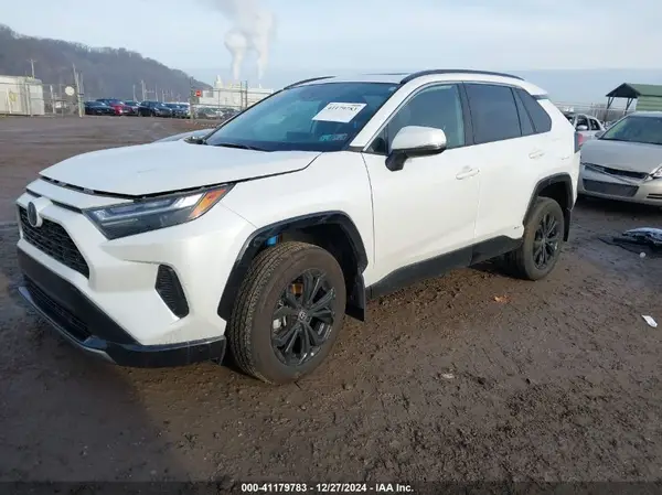 4T3T6RFV0RU143770 2024 TOYOTA RAV 4 - Image 2