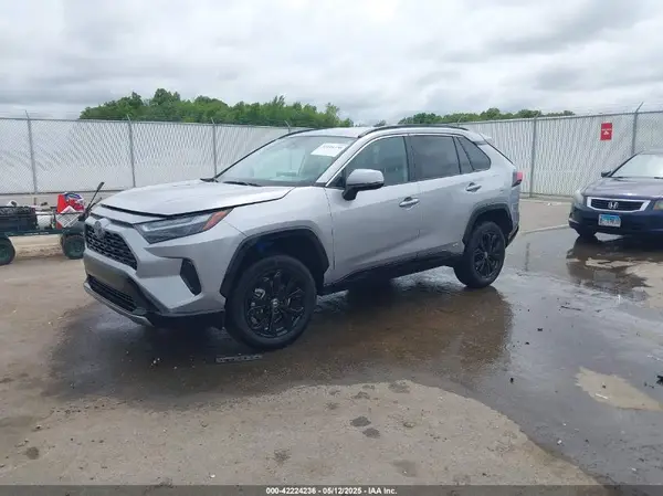 4T3T6RFV1RU171173 2024 TOYOTA RAV 4 - Image 2