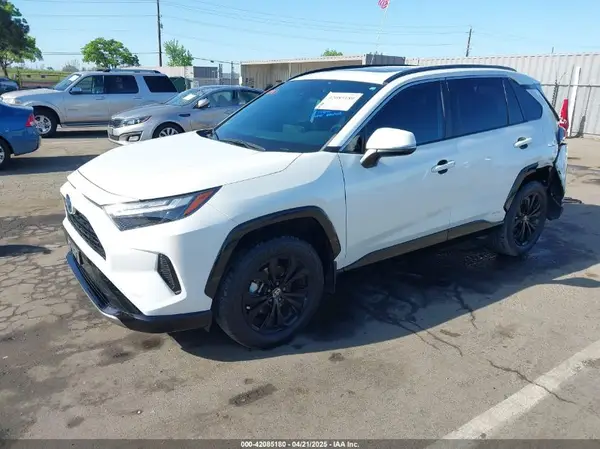 4T3T6RFV3NU066970 2022 TOYOTA RAV 4 - Image 2
